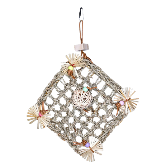 Natural and shredable this diamond mat bird toy is a great chew toy for your feathered baby. Suit small and medium sized birds. 18*28cm,