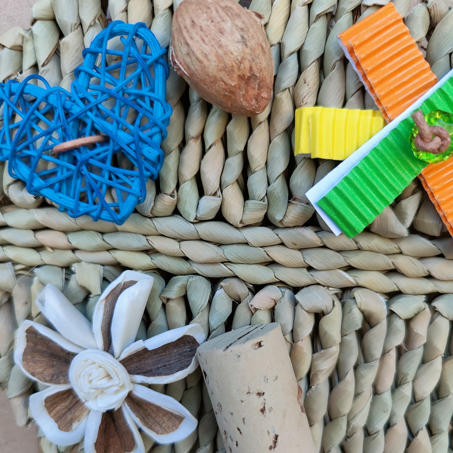 close up of the decorative palm leaf large bird toy